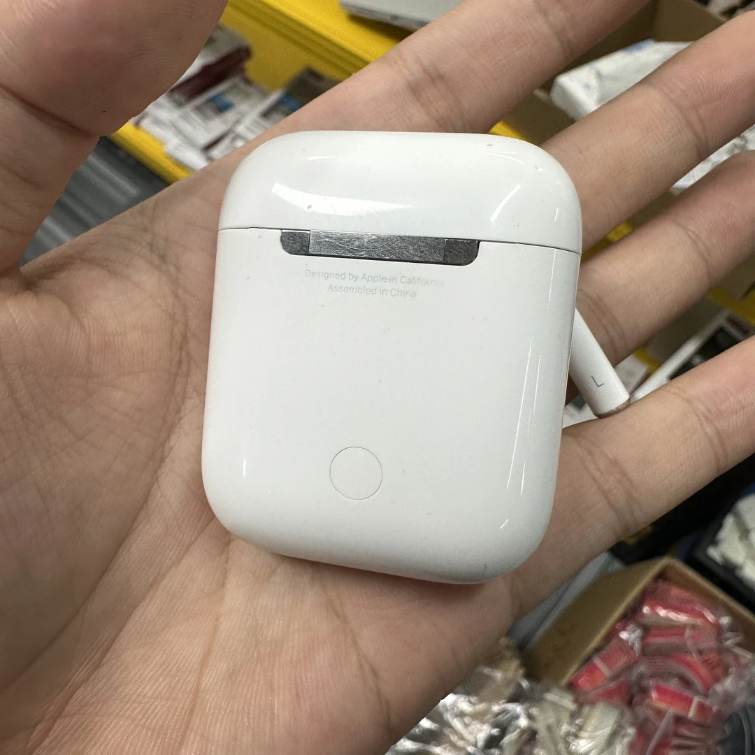 9新 Apple/苹果 原装耳机2代半入耳 划痕