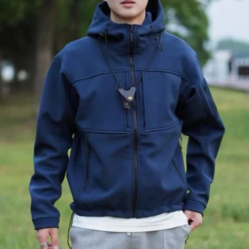 秋冬男士登山防风防水薄绒保暖软壳连帽夹克冲锋衣外套 8358