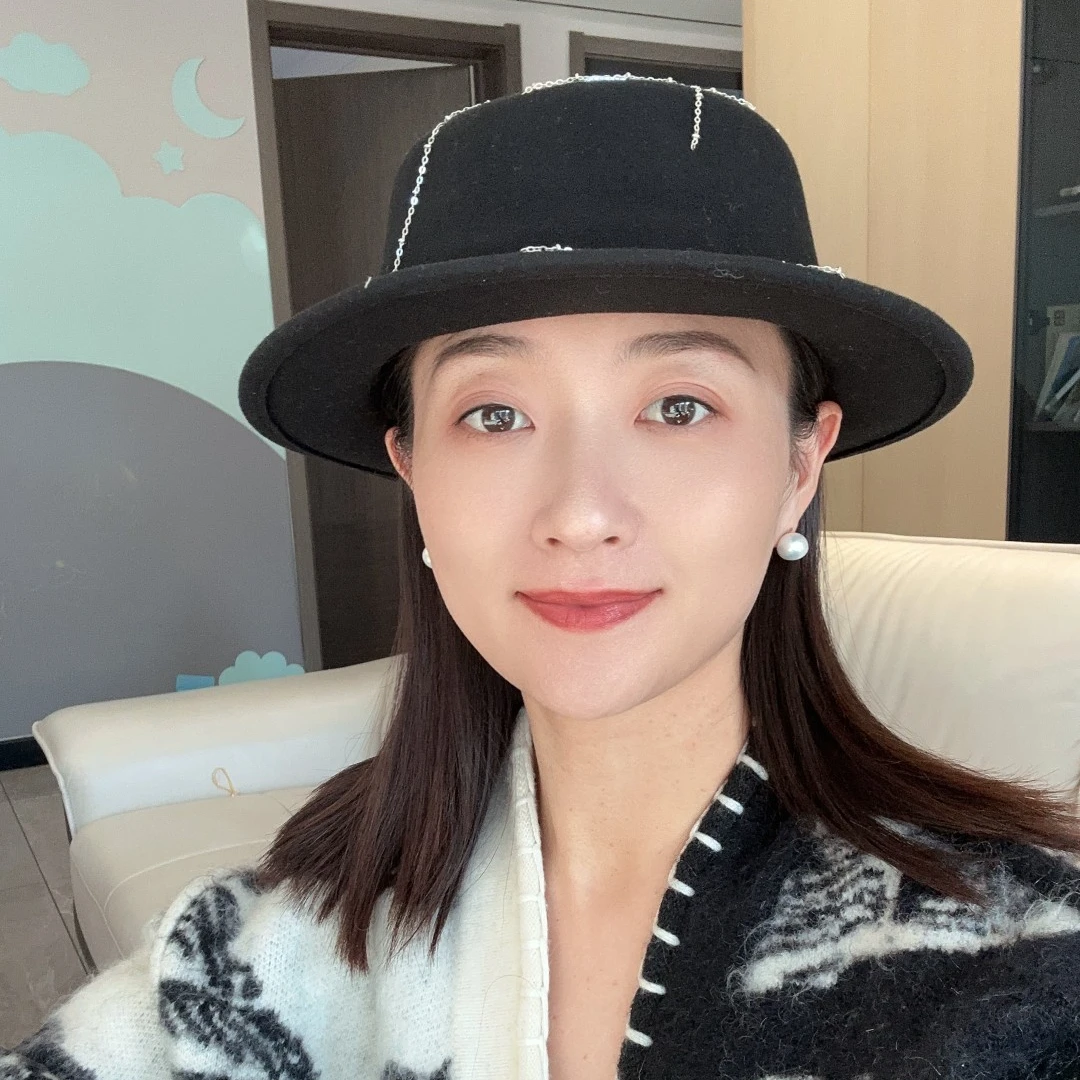 设计师秋冬新款时尚百搭绵羊毛毡帽平顶平沿优雅气质英伦复古风