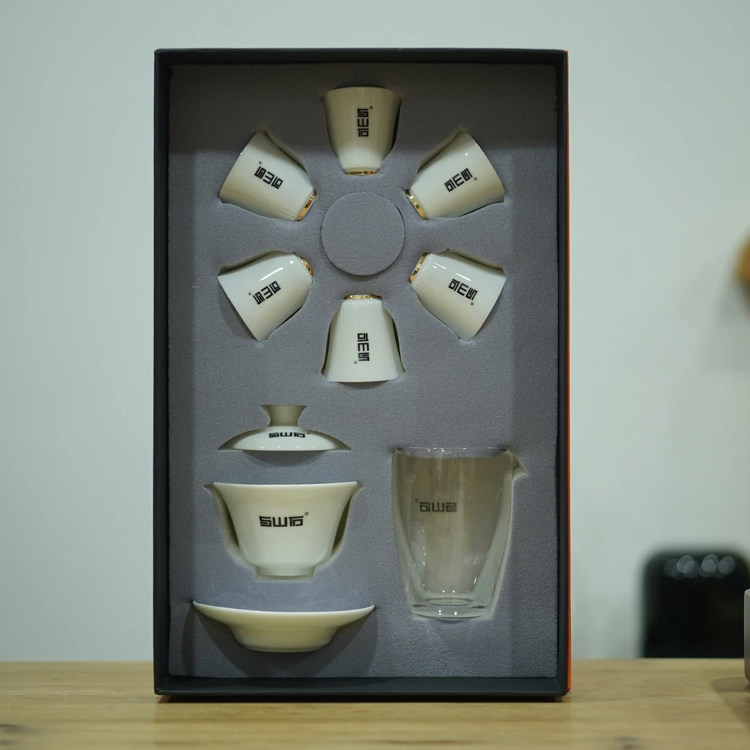 与山石羊脂玉茶具礼盒装