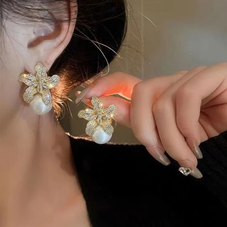 铜合金耳饰 【彼岸花开】轻奢高级微镶花朵高定珠珠时尚气质耳环