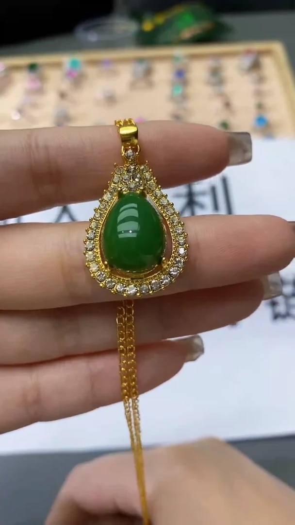 【闪购商品】烟晶颈饰未镶嵌玉髓水滴吊坠