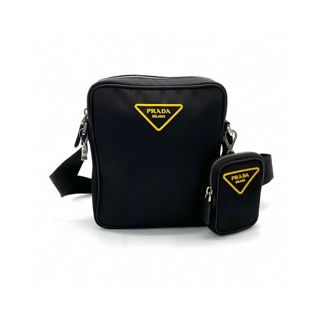 99新 Prada/普拉达 普拉达 黑色尼龙相机斜挎包 尺寸20/17