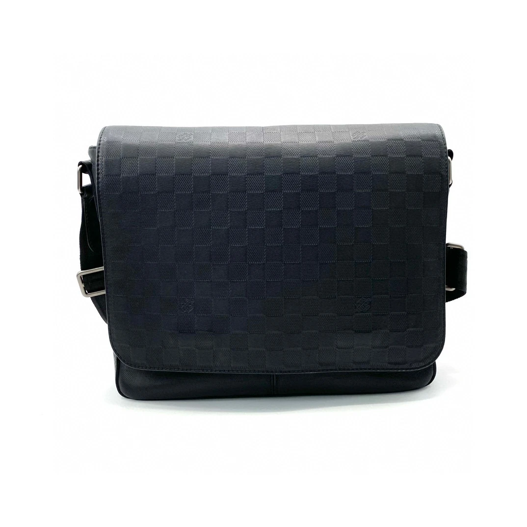 95新 LouisVuitton/路易威登 黑色棋盘格压纹邮差包 尺寸32/26