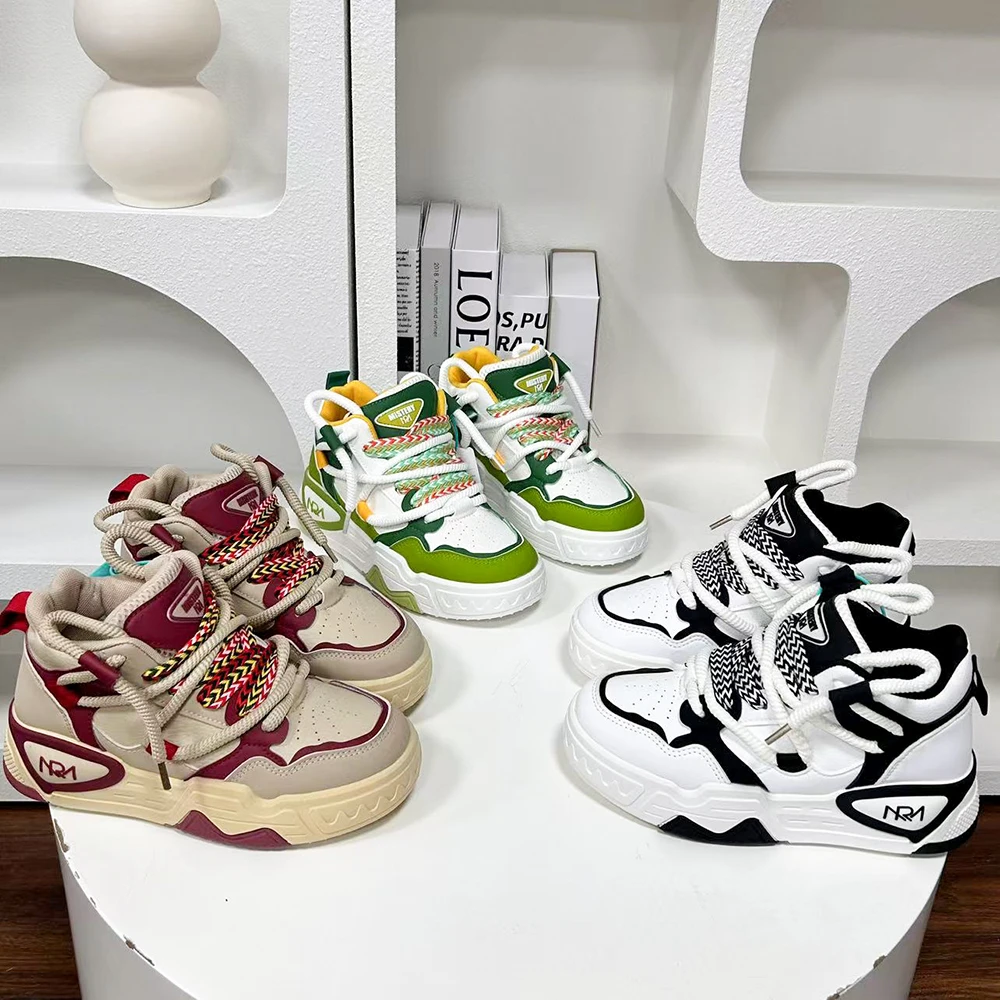 990 时尚青春潮流韩版港风女鞋2024新款厚底百搭学院系带板鞋子