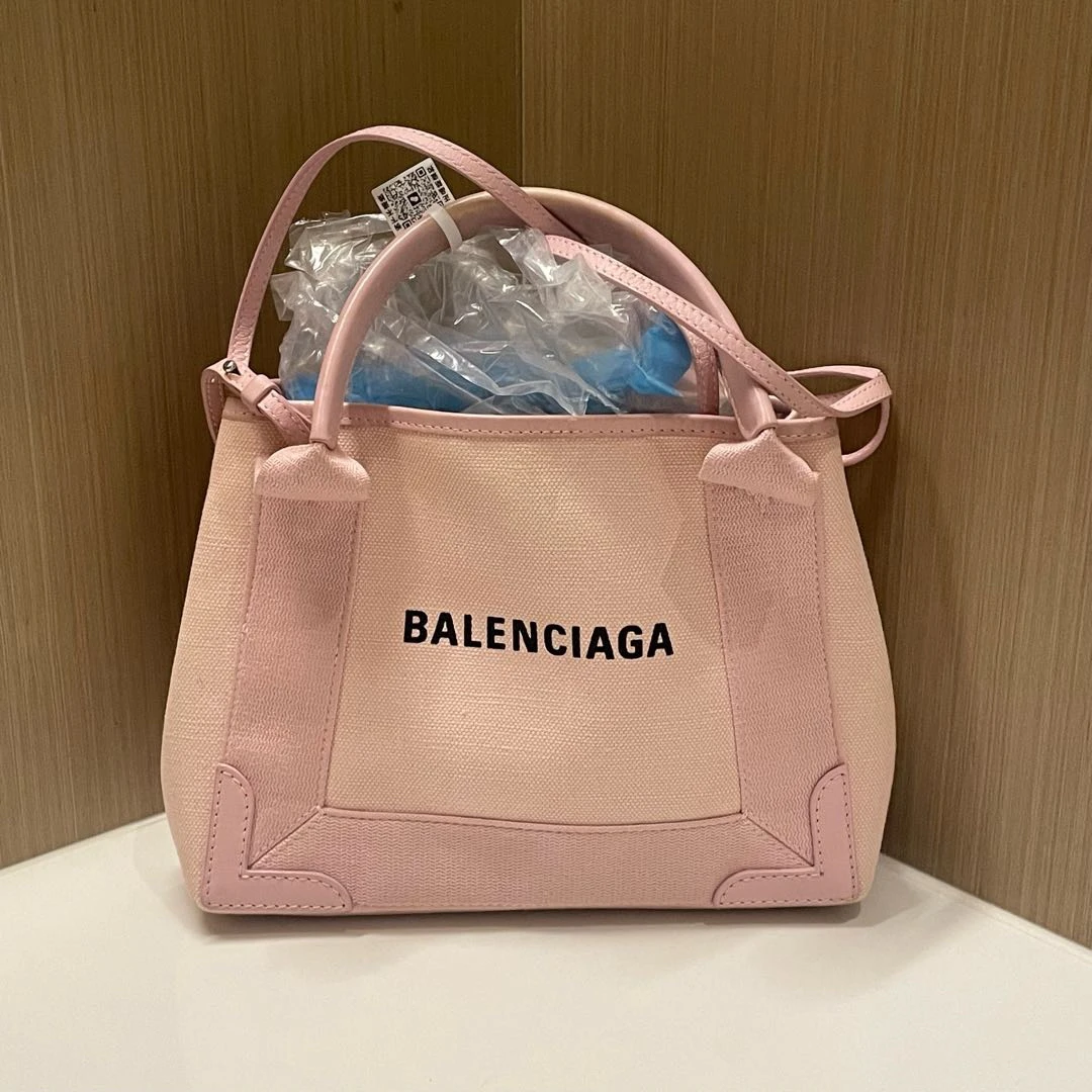 95新 Balenciaga/巴黎世家 粉色帆布斜挎包58898475