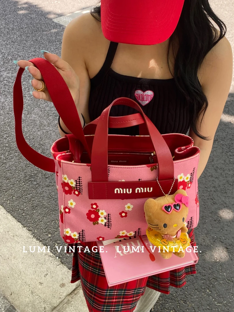 95新 MIU MIU/缪缪 Miumiu 粉色小花沙滩包防尘袋肩带23188276