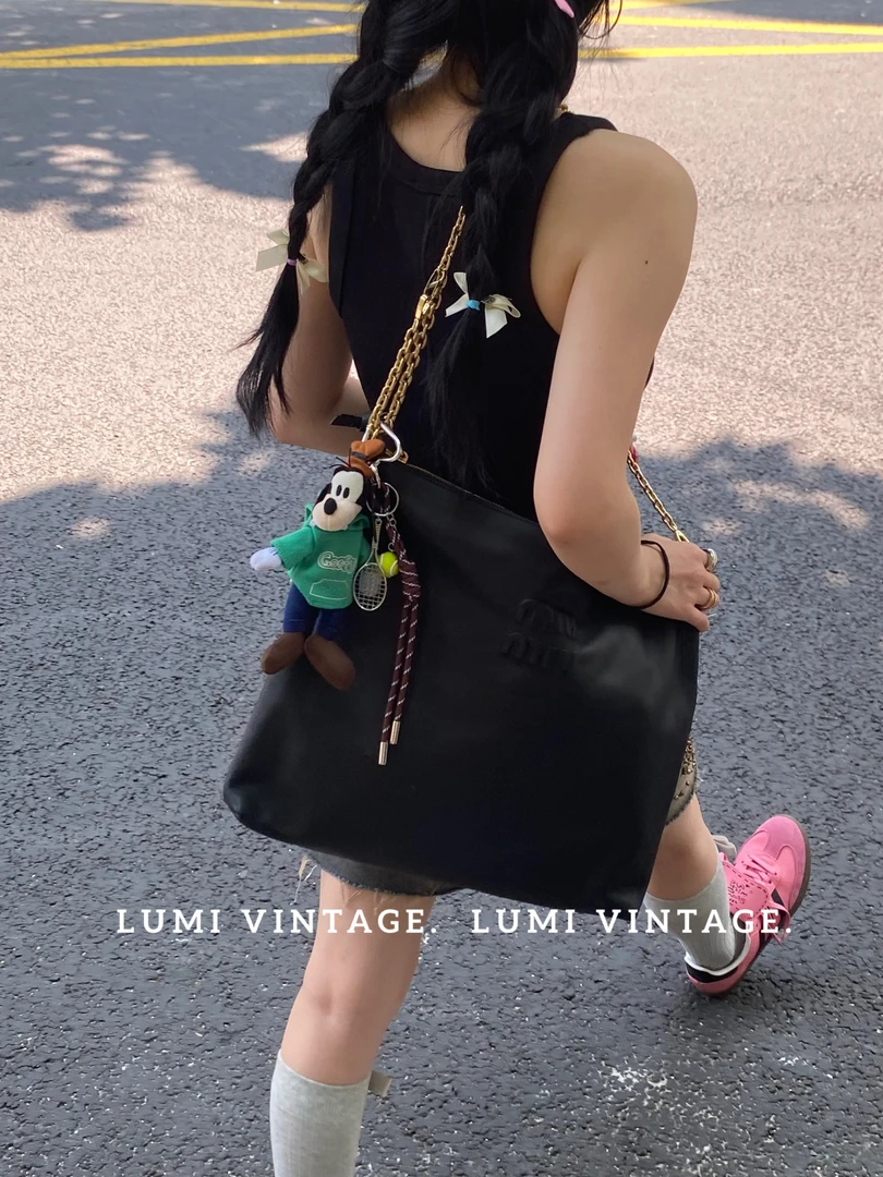 95新 MIU MIU/缪缪 黑色牛皮托特单肩包69050485