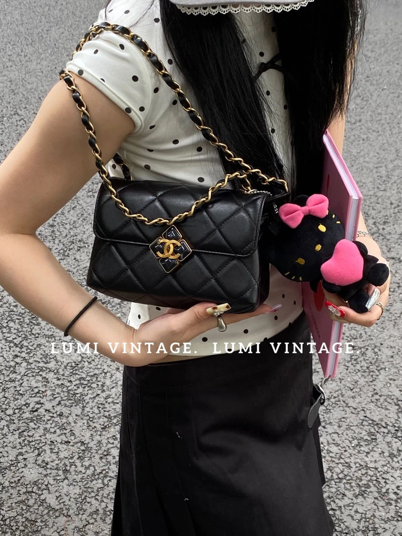 95新 Chanel/香奈儿 21a高级手工坊宝石扣斜挎包57392533