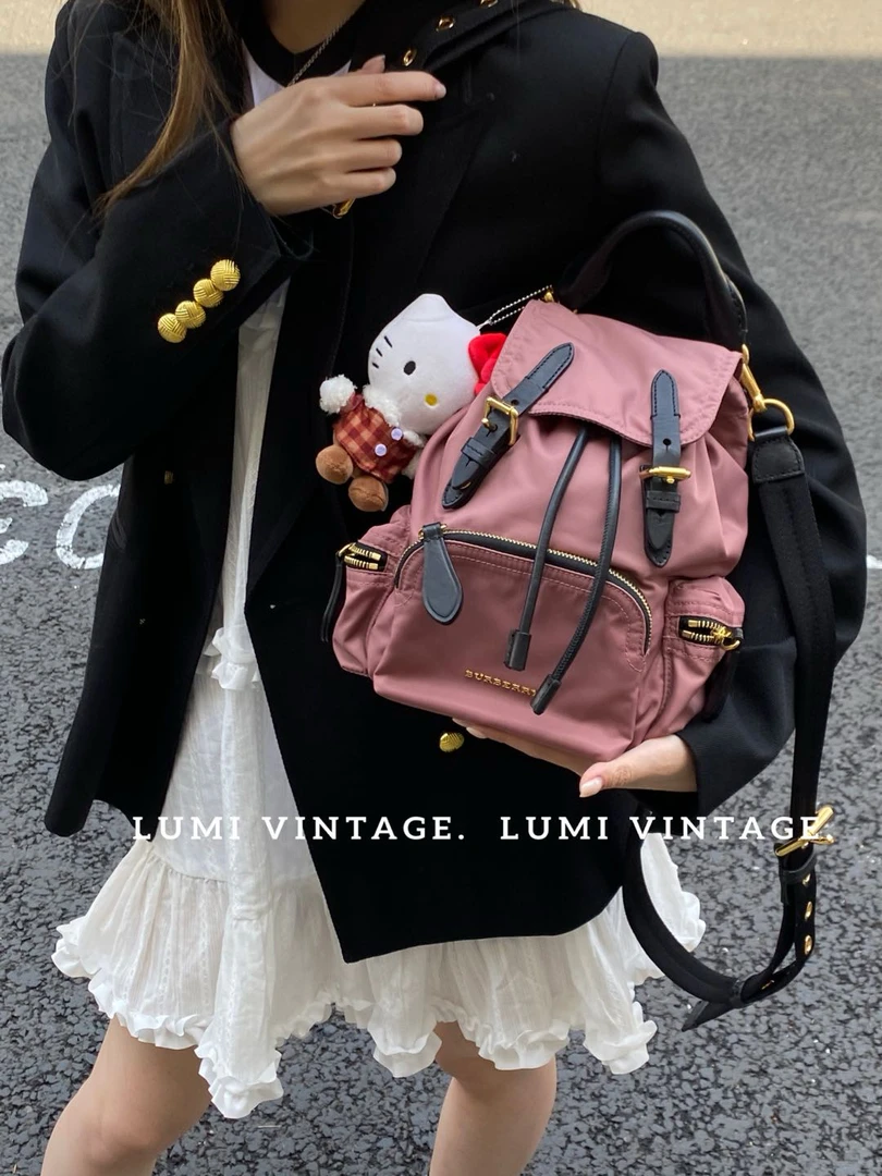 95新 BURBERRY/博柏利 豆沙粉帆布小号双肩包 27595896