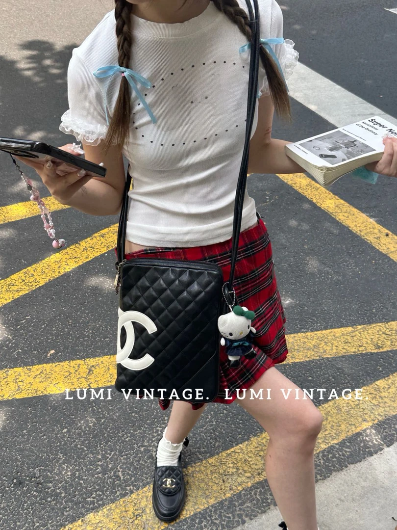 95新 Chanel/香奈儿 康鹏 黑拼白相机包 33059663