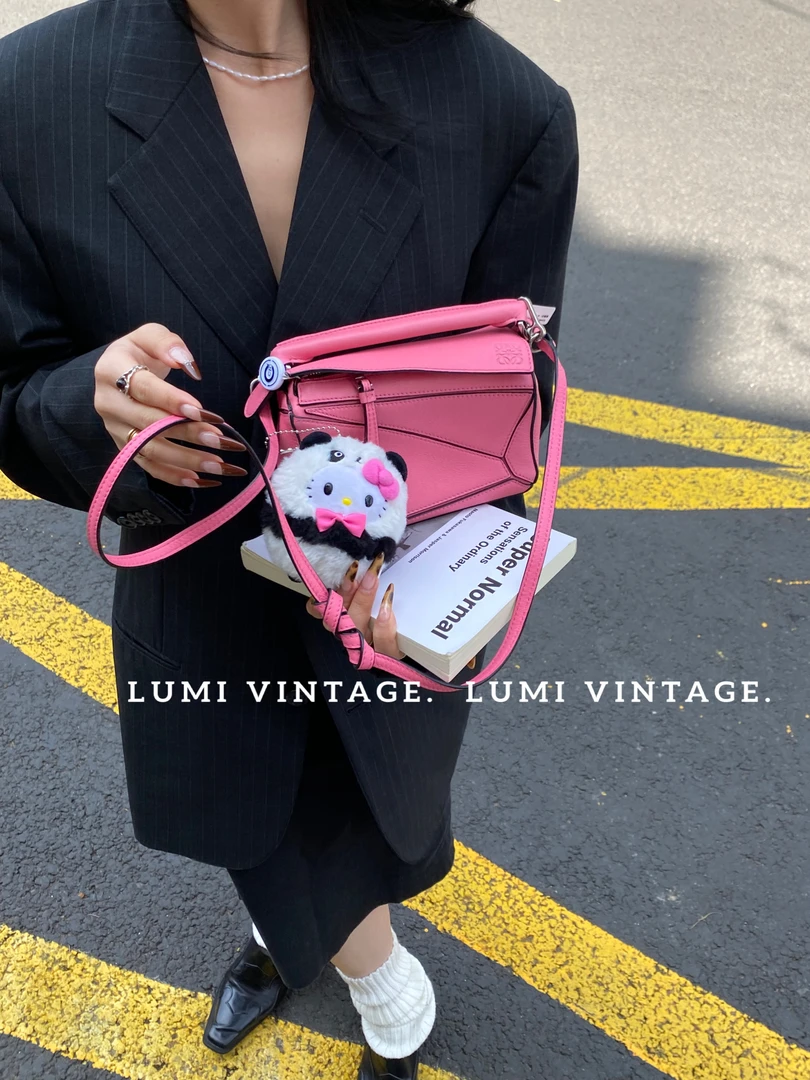 95新 LOEWE/罗意威 粉色牛皮mini puzzle包64691374