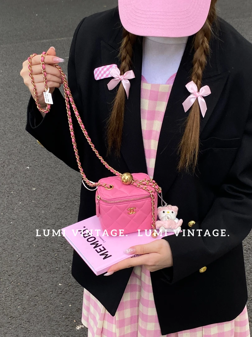 95新 Chanel/香奈儿 芭比粉羊皮金球mini盒子包90762397