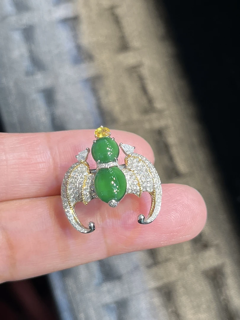 天然满色翡翠A货设计款戒指，18K真金真钻镶嵌