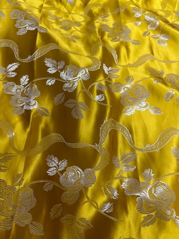 提花缎布料金黄色牡丹丝绸面料旗袍汉服连衣裙服装