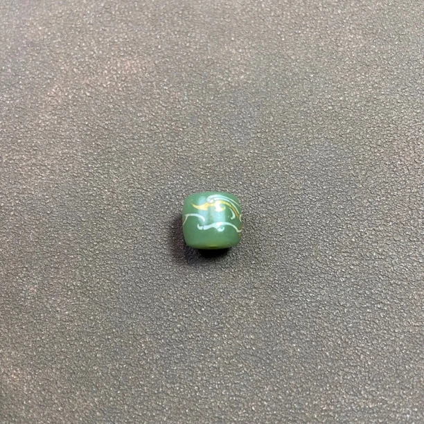错金银和田玉青玉精品单珠（战国龙纹）