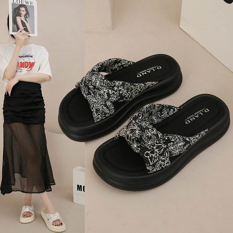 凉拖鞋女夏外穿2024新款厚底休闲沙滩凉鞋时尚百搭中式国风一字拖