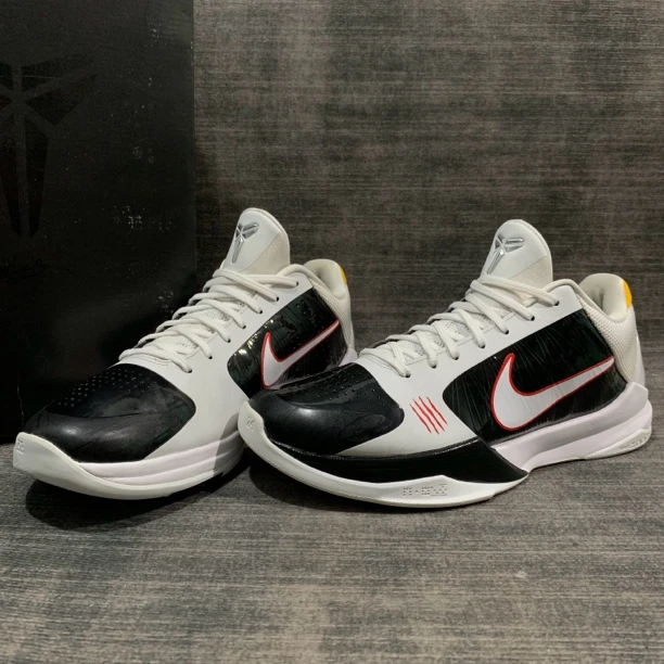 43码/科比5 Protro Bruce Lee Alt 白龙 9.9新 带原盒 篮球鞋