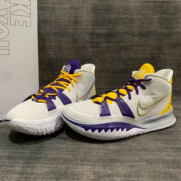 44码/欧文7 ID 湖人紫金 9.9新 带原盒 篮球鞋