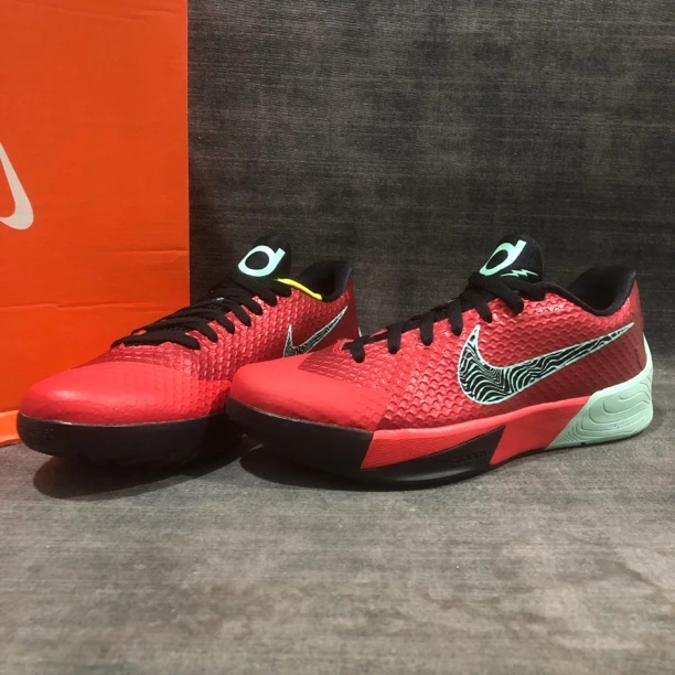 43码/杜兰特 KD5 Low 圣诞节 9.9新 带原盒 篮球鞋