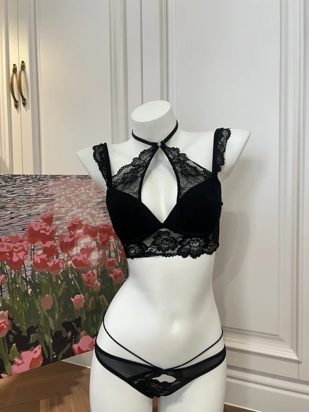 『黑曜石』性感蕾丝纯欲风有钢圈大胸显小舒适文胸挂脖内衣