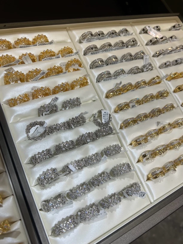 铜合金戒指 铜合金戒指饰品时尚轻奢女精致带钻小众素款坠链经典