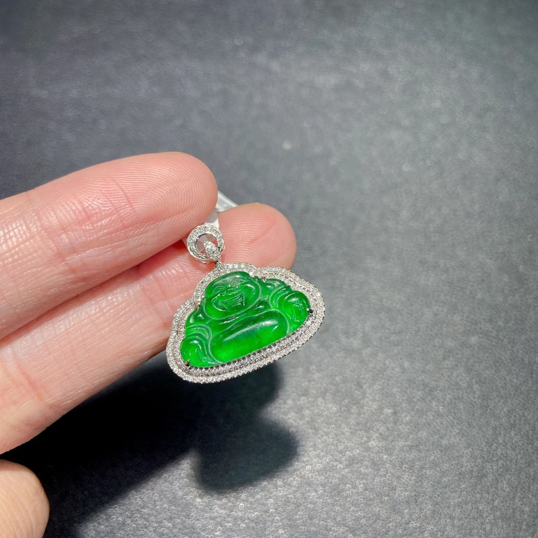 18kk镶嵌缅甸A货翡翠随形吊坠