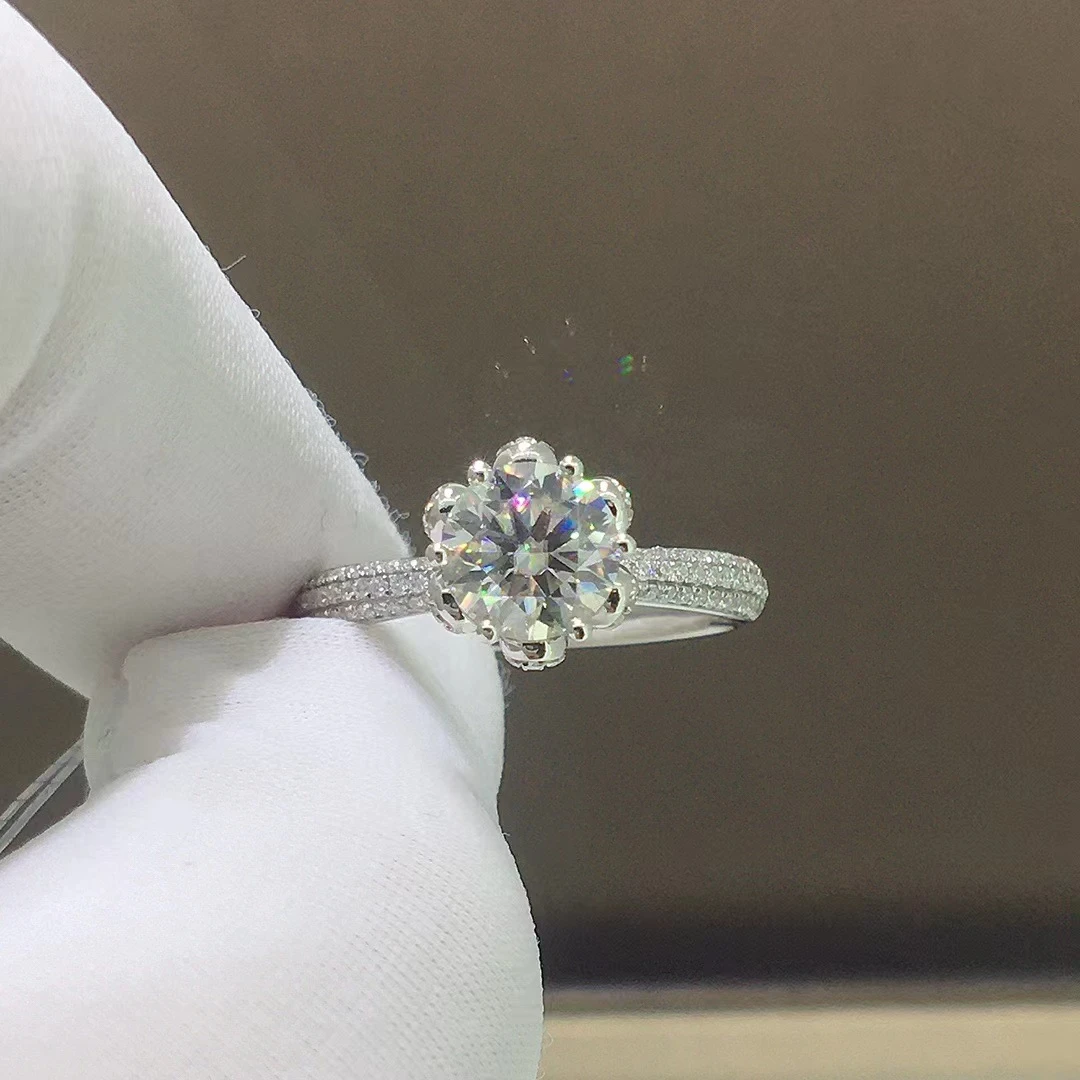 925银莫桑石银制品 冰雪皇后女戒1-5克拉轻奢时尚结婚经典