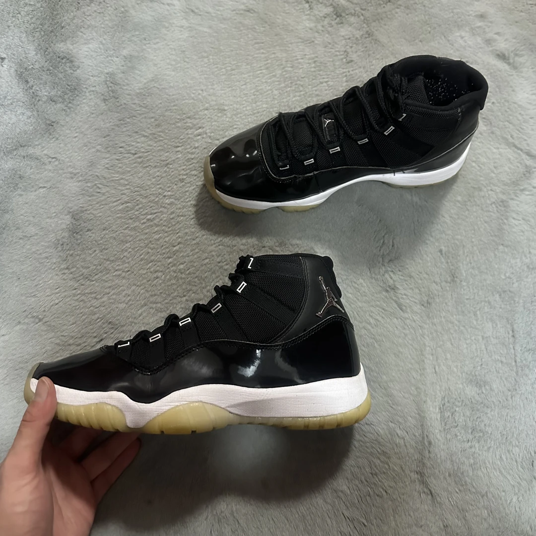42.5码 aj11黑银大魔王 95新带原盒 鞋底磨损小 气垫 中古篮球鞋
