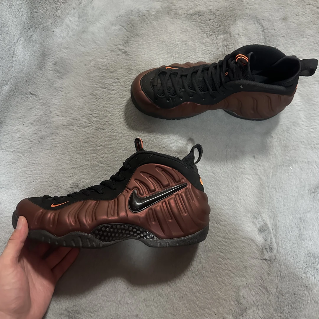 43码 Nike 古铜泡 95新 鞋底磨损小 鞋面新 气垫完好 中古篮球鞋