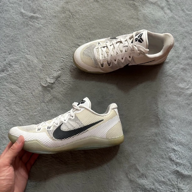 42码 Nike zk11贝多芬 90新 鞋底磨损小 鞋面新 露娜 中古篮球鞋