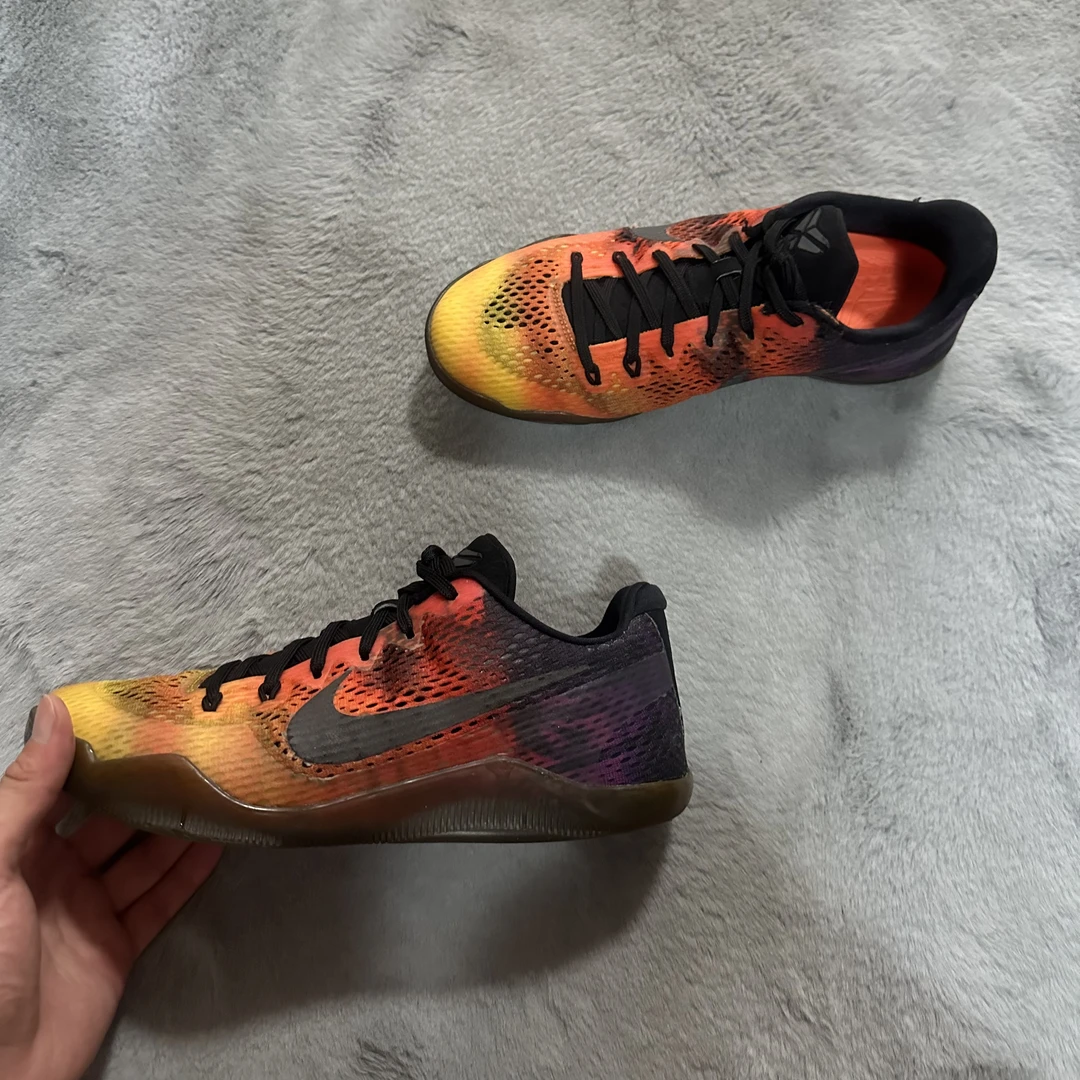42码 Nike zk11日落大道 90新 鞋底磨损小 鞋面新 露娜中古篮球鞋