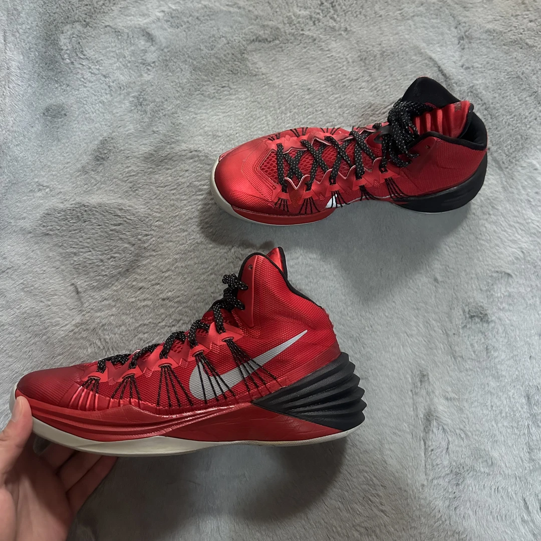42.5码 Nike hyperdunk2013黑红 90新 鞋底磨损小 露娜中古篮球鞋
