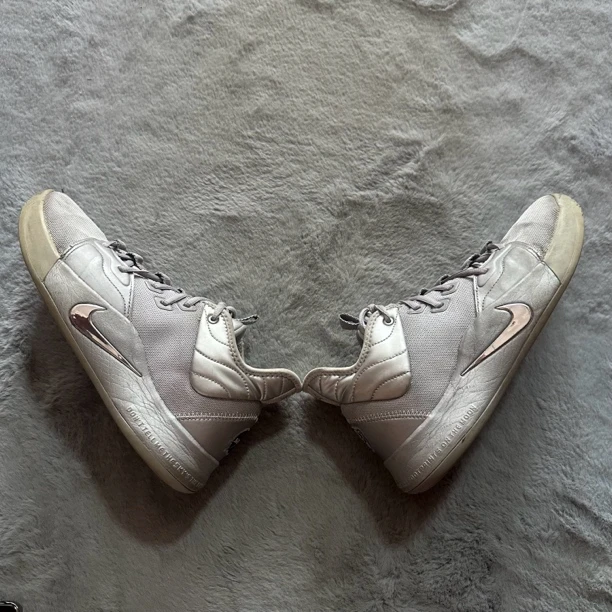 44.5码 Nike pg3登月 80新 鞋底磨损小 鞋面新 气垫好 中古篮球鞋