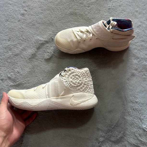 43码 Nike 欧文2贝多芬 99新 鞋底磨损小 鞋面新 气垫 中古篮球鞋