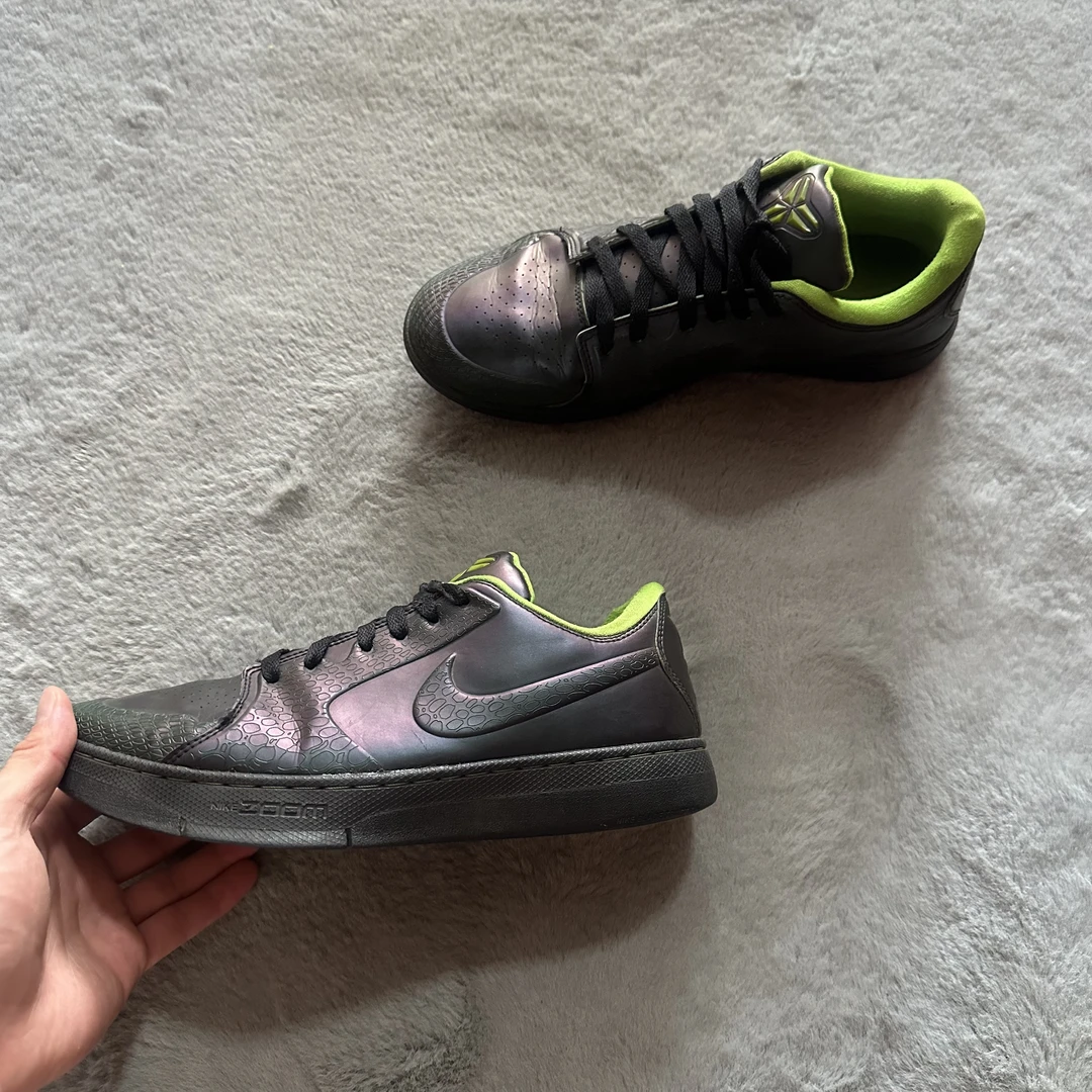 42码 Nike 科比24变色龙 90新 鞋底磨损小 鞋面新 气垫中古篮球鞋