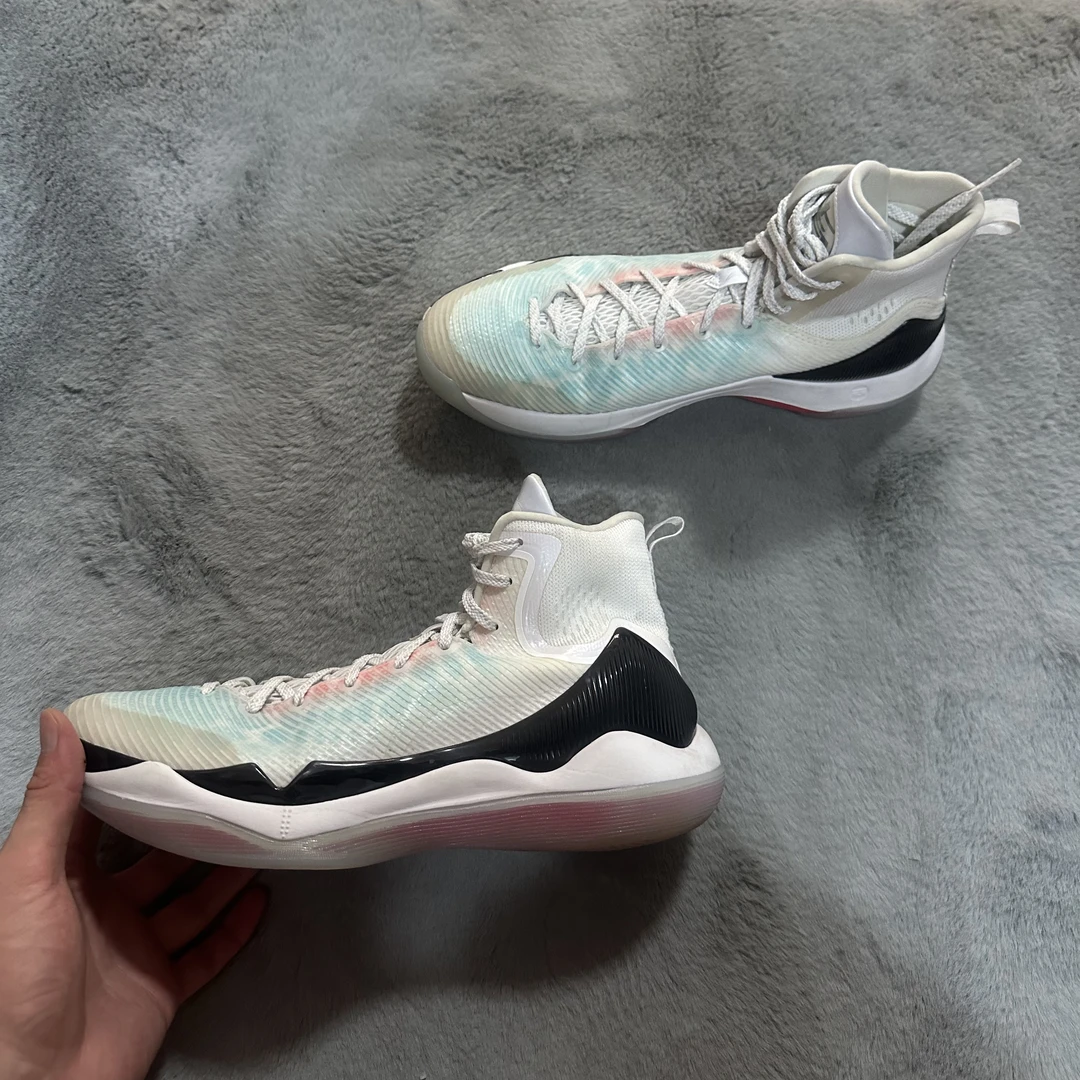 43码 李宁 驭帅10水蜜桃 95新 鞋底磨损小 鞋面新 中古篮球鞋