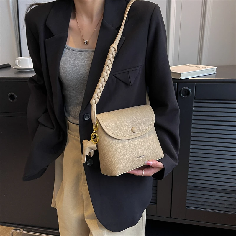 生日礼物送女生包包女2024新款百搭手机包休闲腋下包单肩斜跨包包