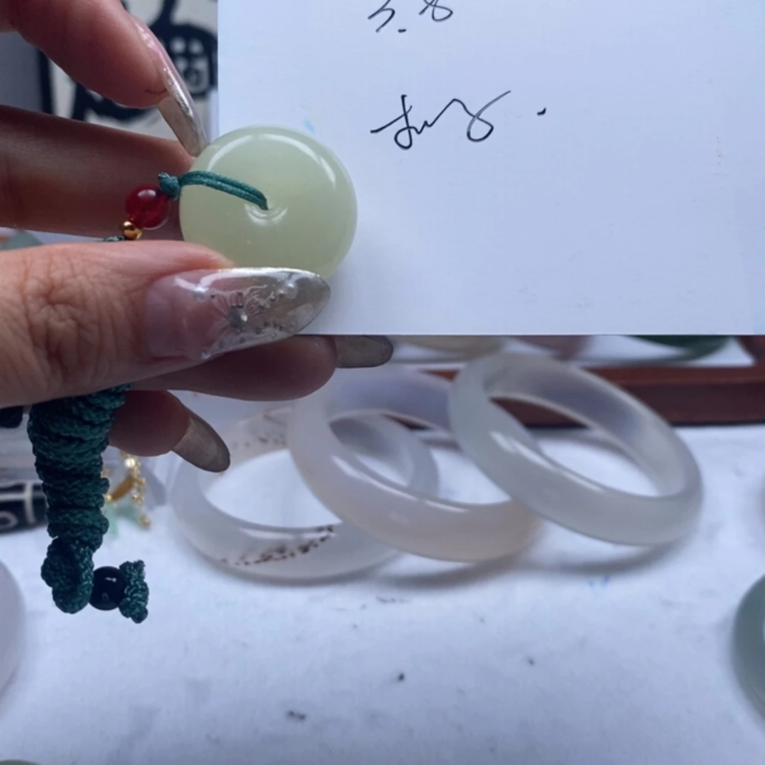 【闪购商品】石英质玉颈饰未镶嵌