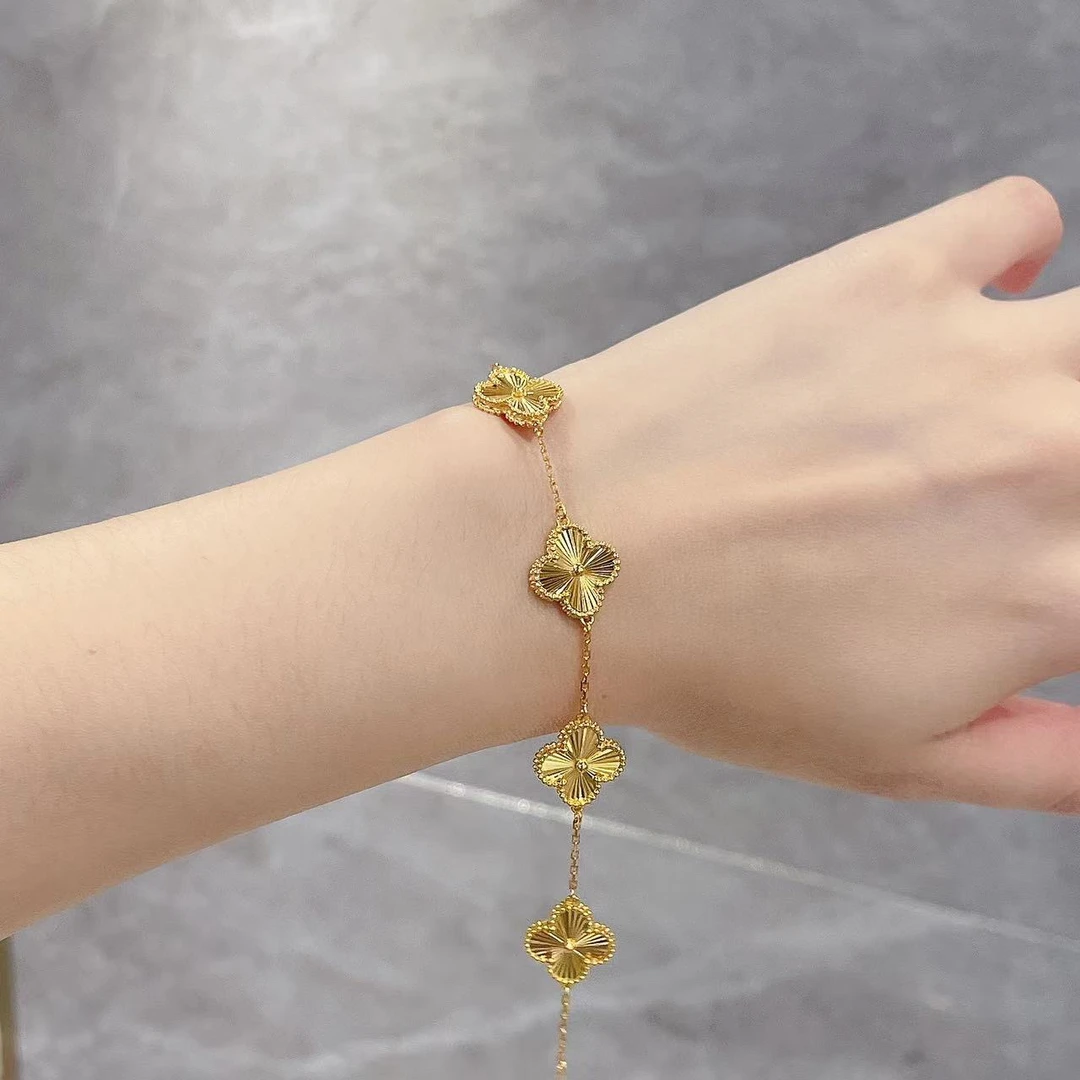 足金999 黄金首饰 镭射5G五花四叶草手链（S扣）金色百搭金手链