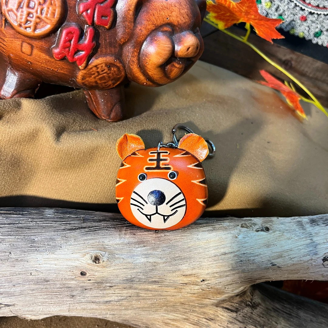 火不火  头层牛皮小众创意真皮手工个性动漫卡通王老虎简约钥匙扣
