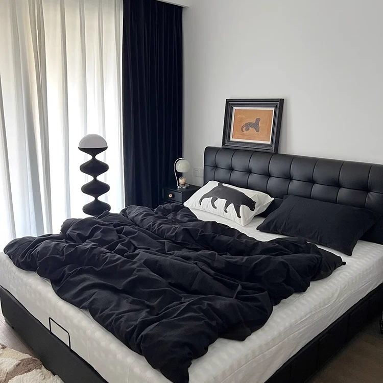 斐南记床现代简约2023新款主卧免洗1米8双人床意式极简黑色齐边床