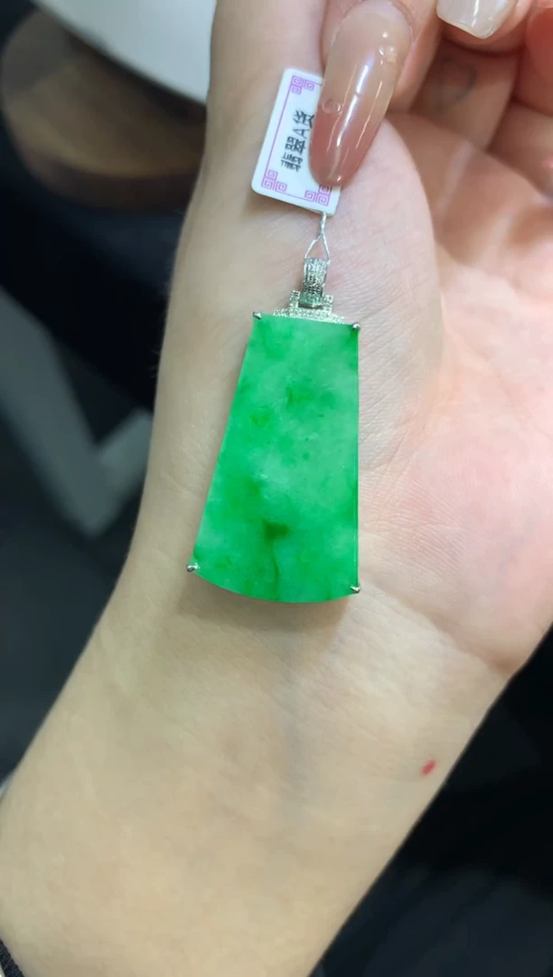 【闪购商品】翡翠颈饰18K金镶嵌无事牌