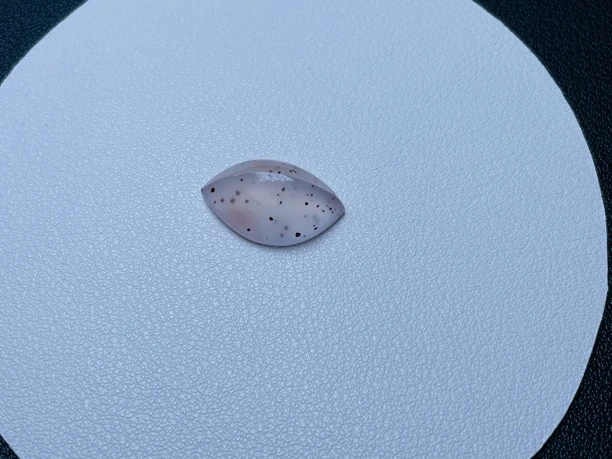 南红叶子 满天星朱砂 木纳红雪花 22X13.3X7.5 2.6克