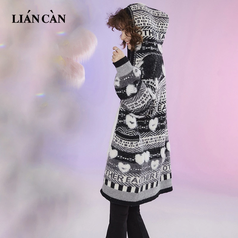 莲灿2024秋冬新商场同款波西米亚连帽长袖厚针织开衫71AN432001