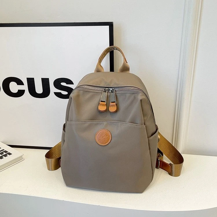 新款背包潮流经典时尚户外休闲百搭女士防水简约韩版双肩包多功能