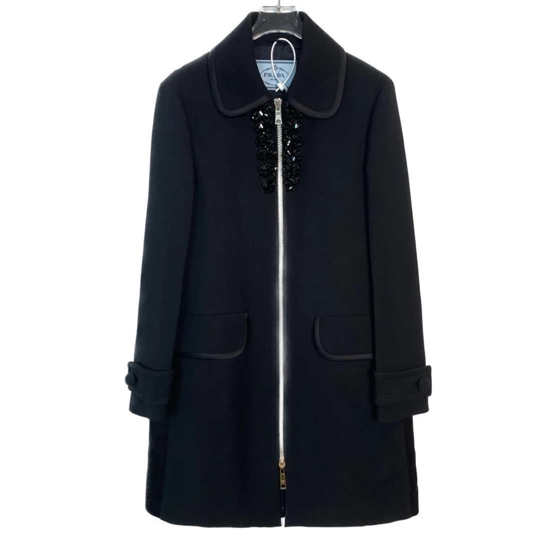95新 Prada/普拉达 005728 Prada/普拉达 40码 钉珠翻领大衣