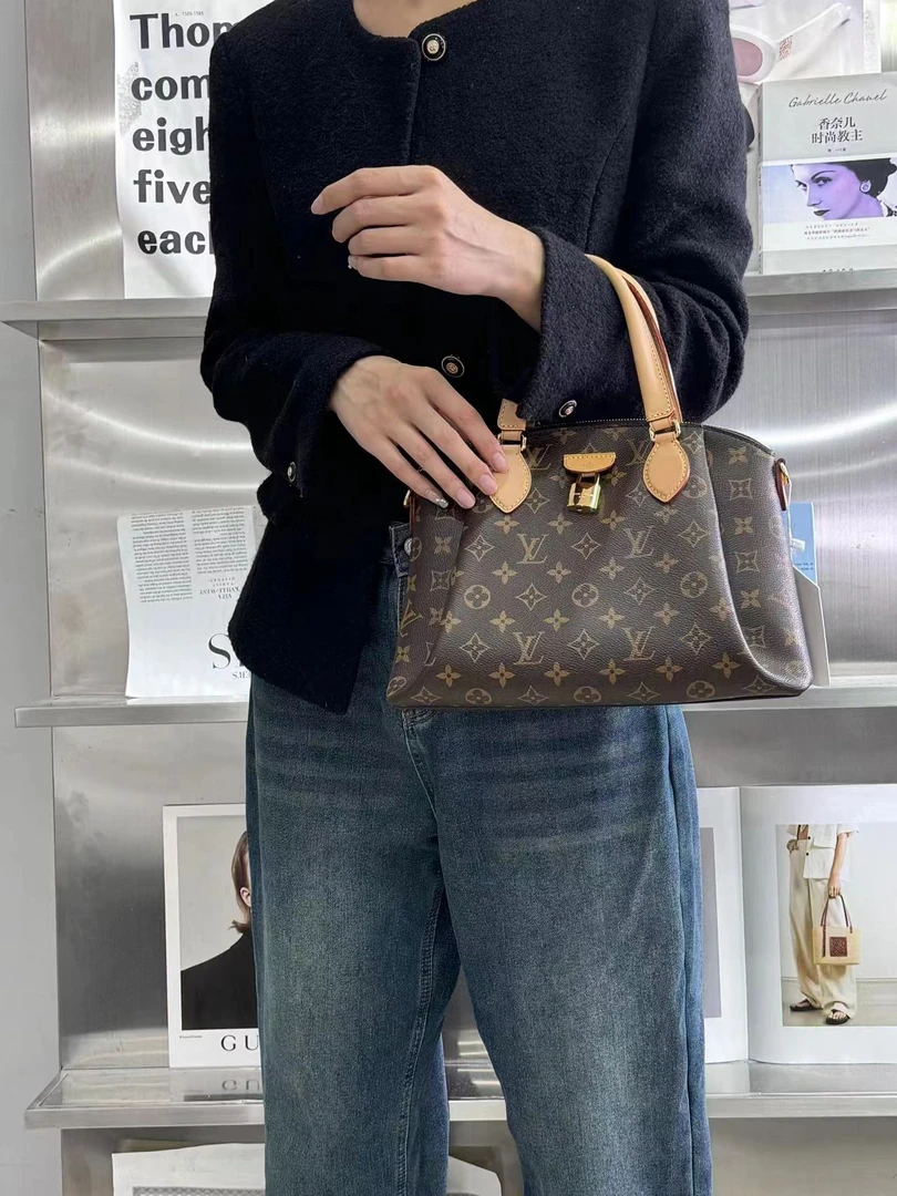99新 LouisVuitton/路易威登 riboli mm新款饺子包/公价无/优品