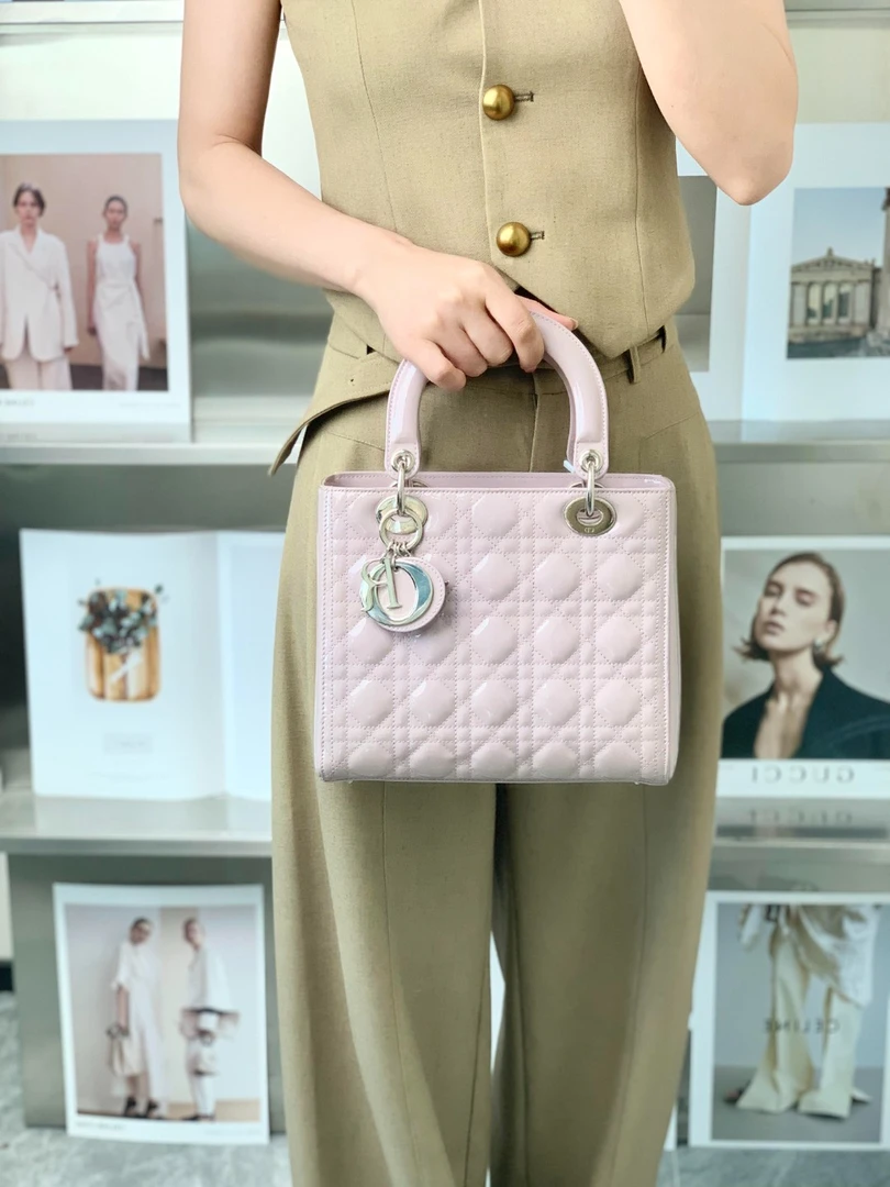 95新 DIOR/迪奥 dior戴妃五格漆皮梦幻紫/公价51000/优选