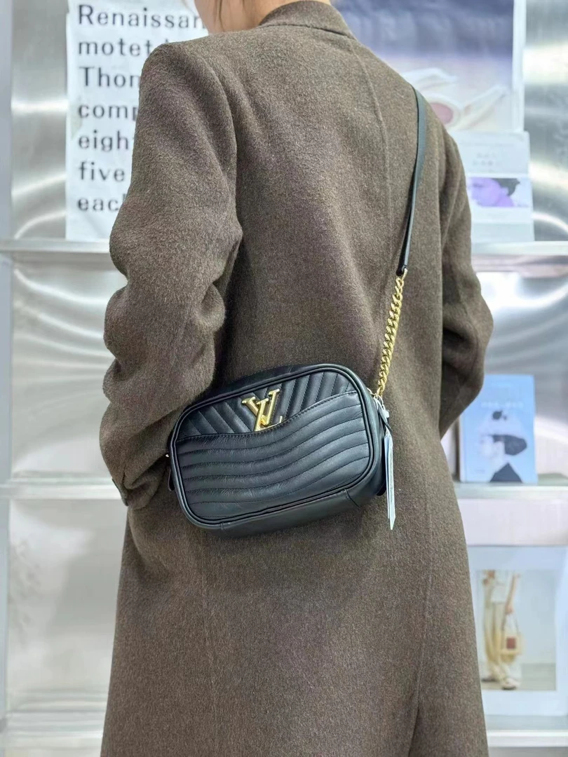99新 LouisVuitton/路易威登 new wave黑金相机包/公价无/优品